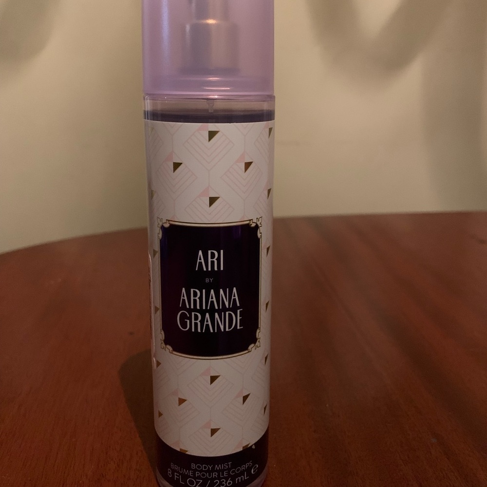 Ari by Ariana Grande body mist